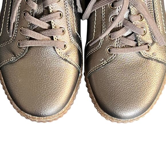 Clarks Caroline Janna Bronze Metallic Leather Sneakers Size 7 Wide - Picture 4 of 11